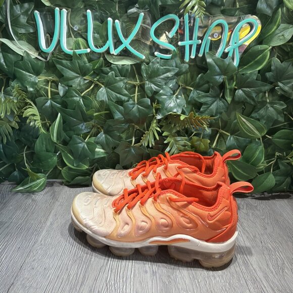 Nike Air VaporMax Plus Womens Size 6 Orange Athletic Running Shoes Sneakers